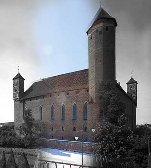 Widok na Zamek od strony amfiteatru